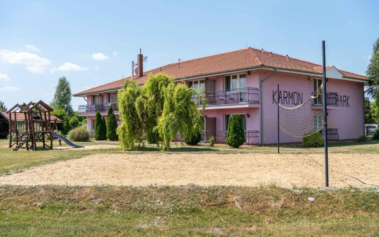 Apartmany Karmon Park Veľký Meder Екстериор снимка